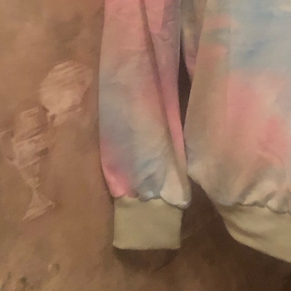 TIEDYE PASTEL PULLOVER NWT - Picture 4 of 4
